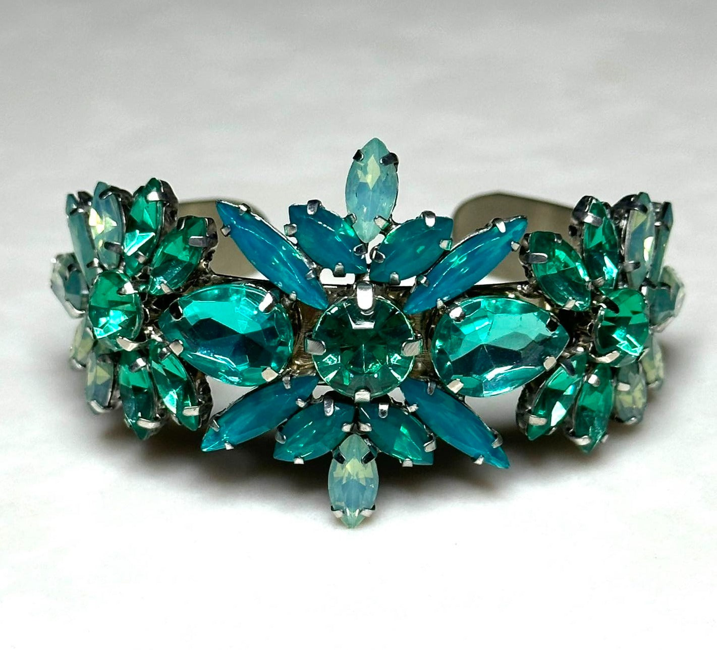 Armbönd - Queen Acqua